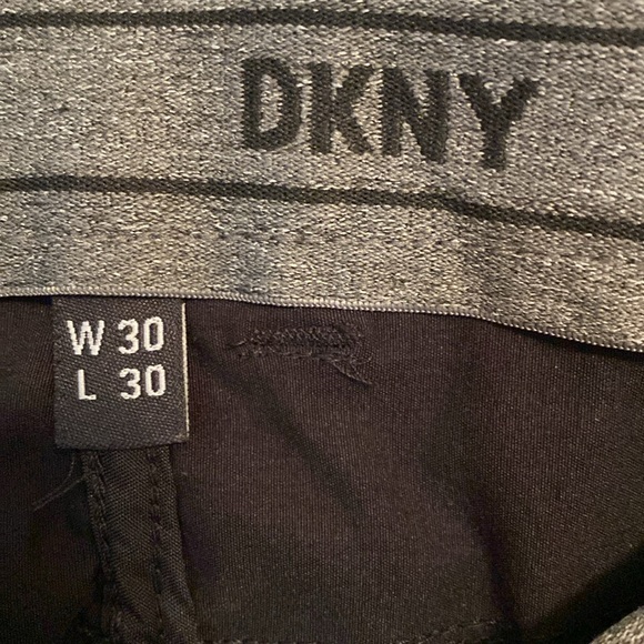 DKNY 10 w30 L27 black stretch slim straight pants. Great for work. - Picture 2 of 11